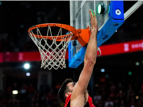 Basketball Reaction Drills: Improve Defense, Passing, and Ball Handling